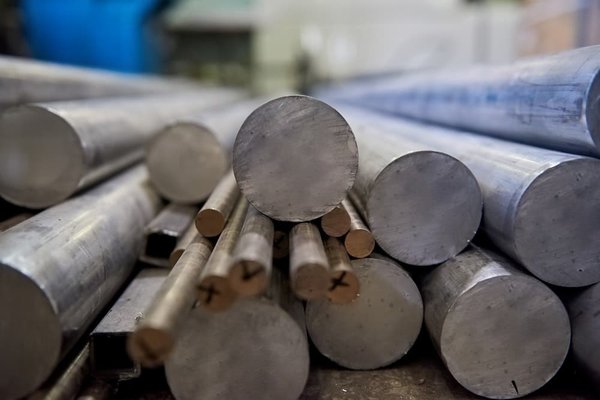 Comment les avancées technologiques transforment-elles le processus de moulage sable dans la fonderie d'aluminium ?