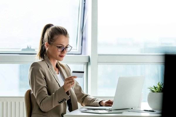 Gestion des finances : avantages de la comparaison des banques en ligne